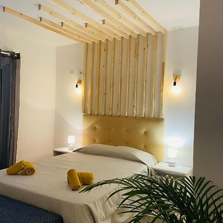 Travellers Guesthouse ラゴス エクステリア 写真