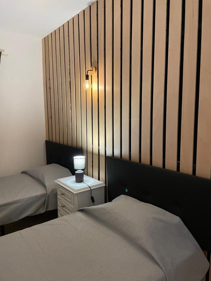 Travellers Guesthouse ラゴス エクステリア 写真