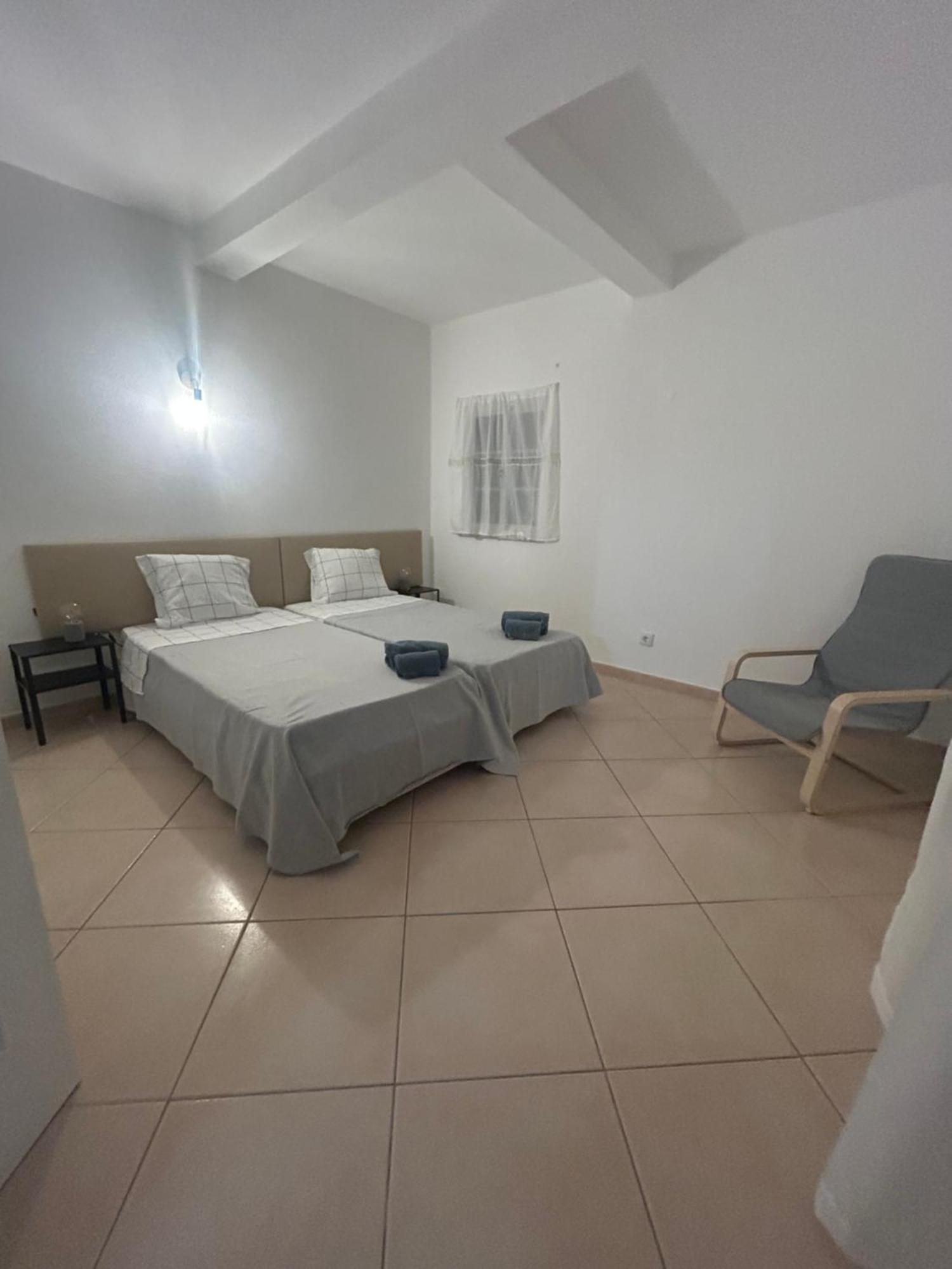 Travellers Guesthouse ラゴス エクステリア 写真